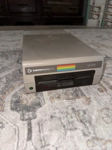 ¡Disquete de una sola unidad Commodore 64 modelo 1541 de colección! ¡Sin probar! ¡Podría funcionar!! - Imagen 1 de 3