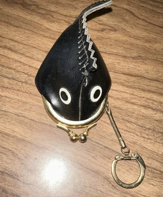 Monedero vintage Goofy Lookin pez negro con ojos grandes cadena de broches de cuero sintético Foto 1 de 4