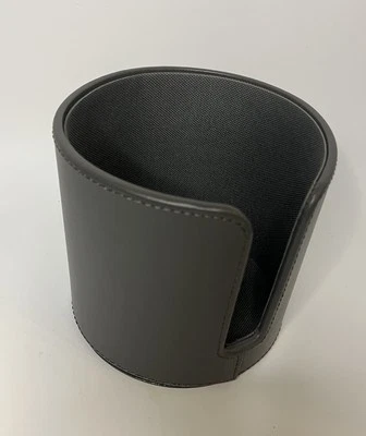 Soporte de papel higiénico estándar de cuero sintético room360 London 5 1/4 Smoke RRH001GYL21 Foto 1 de 4