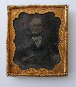 Ambrotipo de fotografía de dedo de caballero antiguo de 1800 que falta parte - Imagen 1 de 3