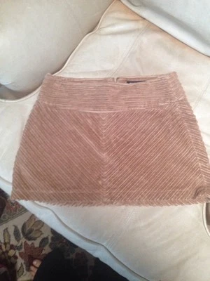 Minifalda Guess Cordoroy Talla 26 Tostada Camel Foto 1 de 4