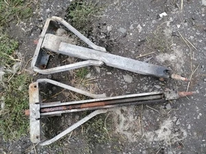 Par de patas de gato abatibles para caravana, estabilizadores 21 pulgadas, estables en esquina. ALKO, - Imagen 1 de 1