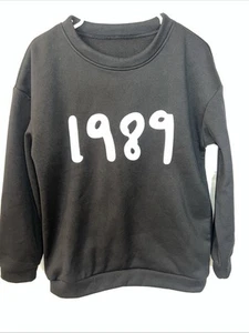 Taylor Swift Black Comfy Sweatshirt with 1989 on Front Size M-L - Picture 1 of 5