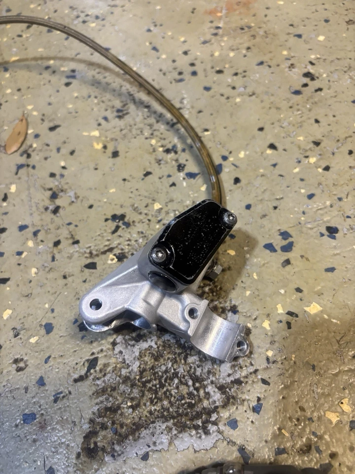 KTM 85 2018 cilindro maestro de embrague y cilindro esclavo Foto 1 de 4