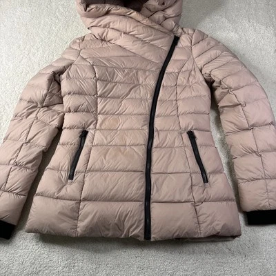 Chaqueta para mujer Soia & Kyo Jacinda pequeña relleno con capucha asimétrica acolchada rosa Foto 1 de 4