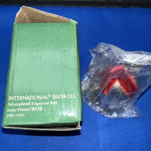 International Silver Company Christmas 1993 Engraved Candy Cane Bell - Foto 1 di 2