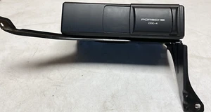 Cambiador de CD Porsche 911 997 Boxster Cayman 987 Cayenne CDC-4 y montaje - Imagen 1 de 9