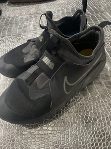 Sneaker ragazzo Nike nere senza lacci - Foto 1 di 6