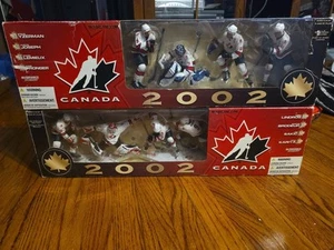 McFarlane NHL Hockey Team Canada Olympic 2002 8 Figuren (zwei 4er Sets) - Bild 1 von 13