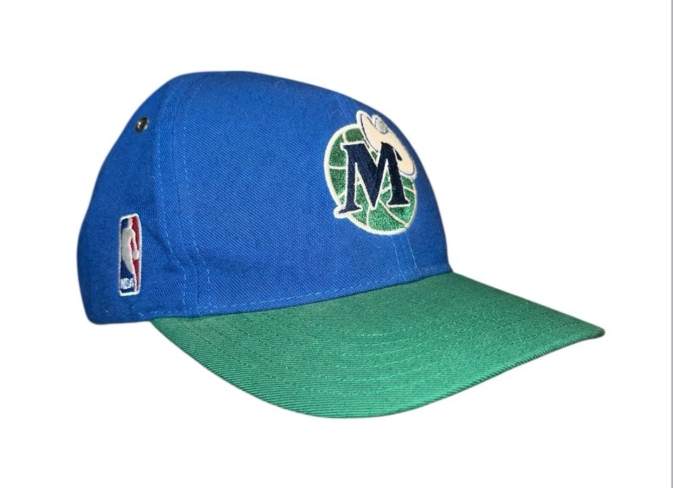 Crispy Rare Nike Dallas Mavericks Hat 90s VTG Taiwan NBA Hook & Loop Closure - Image 1 of 4
