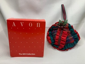 Avon Holiday Plaid Ornamento Bustina Cuscino Agrifoglio Bacche Regalo Natale Collezione - Foto 1 di 5