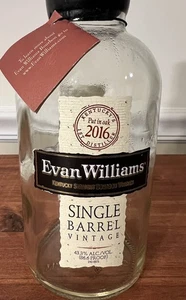 Botella vacía de whisky bourbon recto Evan Williams Kentucky de colección con corcho - Imagen 1 de 7