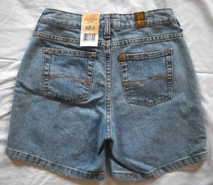 Aura by Wrangler Women's Mid Rise Denim Shorts 6" Inseam Size 0 - Picture 1 of 2