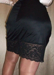 Vtg Vanity Fair Stretch Nylon Spandex Short Half Slip L - Picture 1 of 2