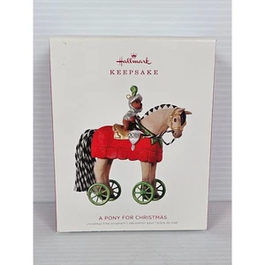 Hallmark Keepsake 21st In Pony for Christmas Series 2018 adorno de Navidad - Imagen 1 de 4