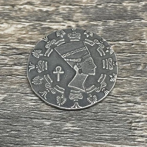 Ägyptische Nofretete ~ 1/10 oz 999 Silbermedaille Monarch Edelmetalle - Bild 1 von 2
