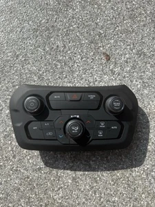 Used 2019 Jeep Renegade HVAC Climate Control Panel Dual Zone OEM Black - Foto 1 di 2