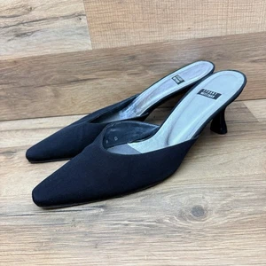 Tacchi vintage Stuart Weitzman taglia 8B in raso nero con fiocco e strass - Foto 1 di 6