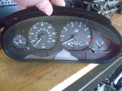 Cuadro de instrumentos medidor velocímetro BMW 330i 2001 Foto 1 de 4