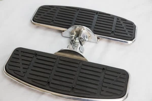Hyosung GV125 GV250 AQUILA Mirage Footrest Kit Original OEM Part - Imagen 1 de 12