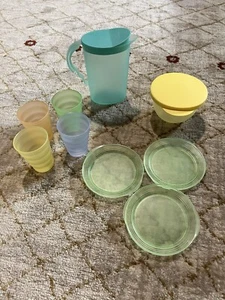 Miniature Tupperware Pitcher, Tumblers, Plates, Bowl Kids Play Kitchen Pretend - Picture 1 of 13