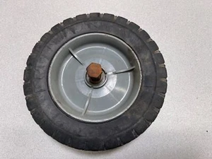 Lawn Boy Model 6279 21" Commercial mower Part #681980 Wheel Gray plastic hub - Bild 1 von 2