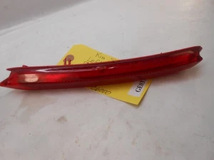 Reflector lateral izquierdo Kia Sorento OEM 92405-C600 / 92405C600 GE0373 - Imagen 1 de 5