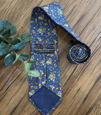 RARO Salvatore Ferragamo Lujo Seda Cuello Corbata Loro Pájaro Estampado Floral Foto 1 de 4