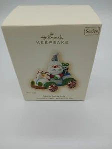 Hallmark Andenken Ornament 2007 Santa's Sweet Ride Süßigkeiten Auto Neu im Karton - Bild 1 von 5