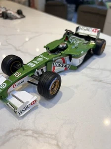 Hotwheels Jaguar R1 Scale 1/18 Eddie Irvine - Picture 1 of 11
