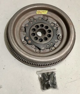 VW Passat R36 Dual Mass Flywheel 4 Motion V6 R32 3.6 CC B6 B7 Golf DMF 022105266 - Picture 1 of 6