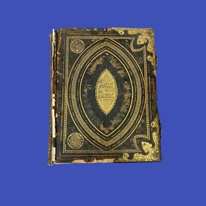 BIBLIA SANTA DE CUERO VICTORIANO LATÓN - VINTAGE - NECESITA ATENCIÓN / RESTAURACIÓN - Imagen 1 de 20