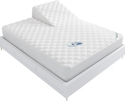 Waterproof Split Top Queen Mattress Pad Protector for Adjustable Bed (34" Split) - Image 1 of 4