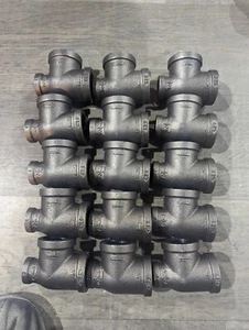 (15) 1" x ½" x 1" Black Malleable Iron Tee - Picture 1 of 1