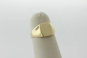 18K Yellow Gold Square Rounded Front Signet Style Ring - Size 5 - Picture 1 of 9