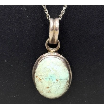 Collar colgante de plata de ley con piedras preciosas turquesa en cadena de 20" diseño ovalado Foto 1 de 4