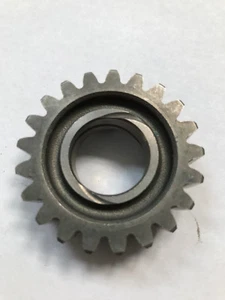 Yamaha YZ250 4th Gear Mainshaft 21t fits 1986 OEM Item P/N 1LU-17141-00 - Picture 1 of 2