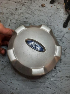 01 02 03 04 Ford ESCAPE 16" 5-Spoke Wheel Center Hub Cap Hubcap #YL84-1A096-EB - Imagen 1 de 3