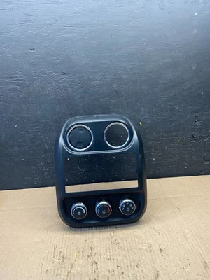 2011 to 2017 Jeep Compass Dash Climate Temperature Control Radio Bezel P5751 DG - Image 1 of 4