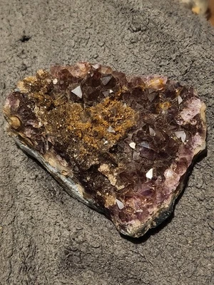 Amethyst Crystal Geode 1000g - Image 1 of 3