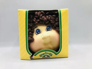 Nuevas orejeras Cabbage Patch Kids 1984 pelo castaño ojos azules cosidas a mano - Imagen 1 de 9