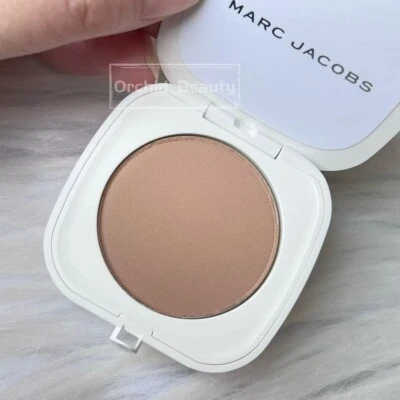 New Marc Jacobs O!mega Bronzer~104 Tan-Tastic~Travel Size 3.6g/0.13 oz~Rare - Image 1 of 4