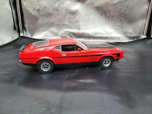 Sunstar 1971 Ford Mustang Mach 1 -1/18 Scale