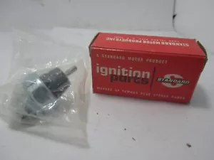 59-70 Chevrolet C-G-K-P Truck 56-72 IHC Air Pressure Switch STANDARD PS102 - Picture 1 of 3