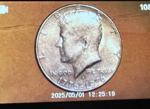 1776-1976 US KENNEDY BICENTENIAL HALF DOLLAR DOUBLE DIE ERROR COIN - Picture 1 of 8