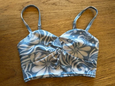 Sujetador deportivo pulóver delantero X-pequeño floral azul/blanco FREE PEOPLE NUEVO SIN ETIQUETAS Foto 1 de 2