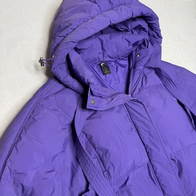 Chaqueta acolchada Ziya púrpura acolchada con capucha cremallera completa abrigo cálido de invierno para mujer pequeña Foto 1 de 4