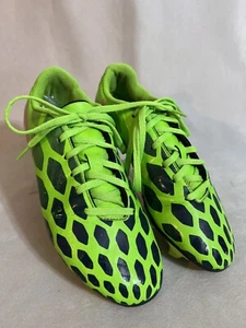 ADIDAS PREDITO JUNIOR SOCCER CLEATS Bright Solar Green & Pink Women's Size 8 - Picture 1 of 9