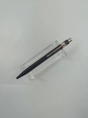 Bolígrafo CARAN D'ACHE 849 hecho en Suiza negro mate Foto 1 de 4