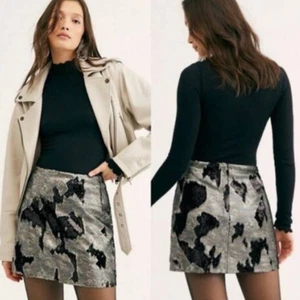 Free People Women's Skinny Sequin Studded Mini Skirt Army Green Size 2 $128 NWT - Picture 1 of 9